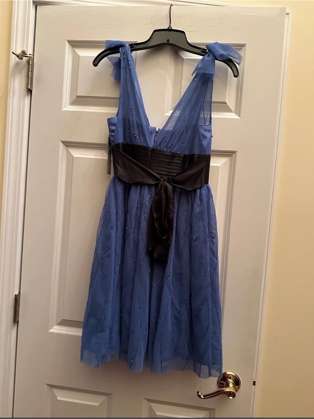 BCBG Maxazria Bright Chambray Beaded Tulle Blue Cocktail Dress w Black Bow SZ 4